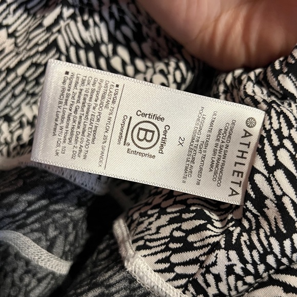 Athleta Ultimate Stash II Textured 7/8 Tight in Black White Design Size Plus 2X - Picture 6 of 10